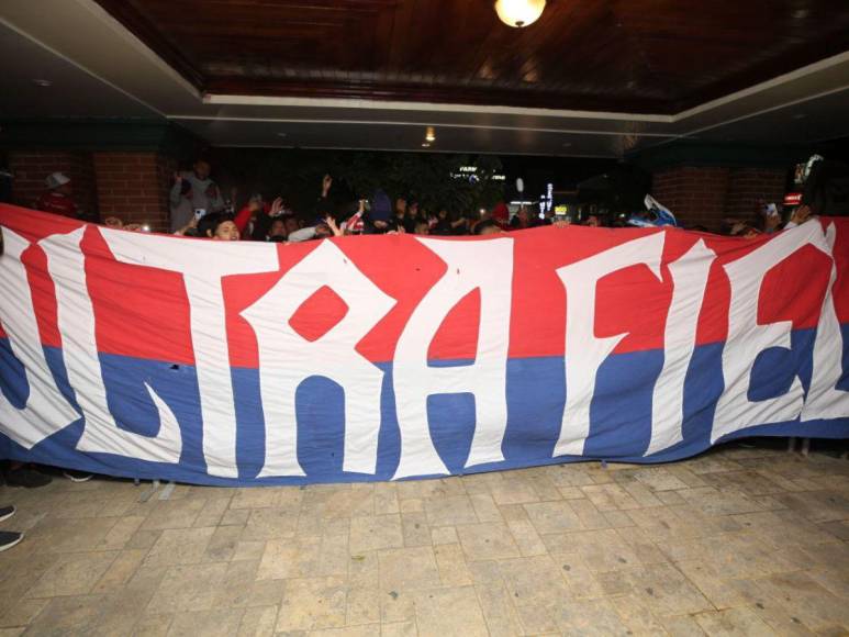 El banderazo en concentración de Olimpia previo a final ante Motagua