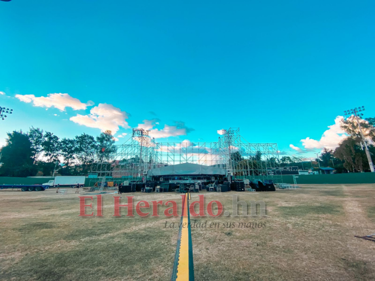 ¡Exclusiva! Así luce el escenario para el concierto de Christian Nodal en Honduras