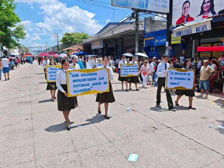 Entre el patriotismo y color, Choluteca celebra desfiles patrios