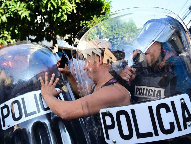 Retraso en investidura de Arévalo desata protestas en Guatemala