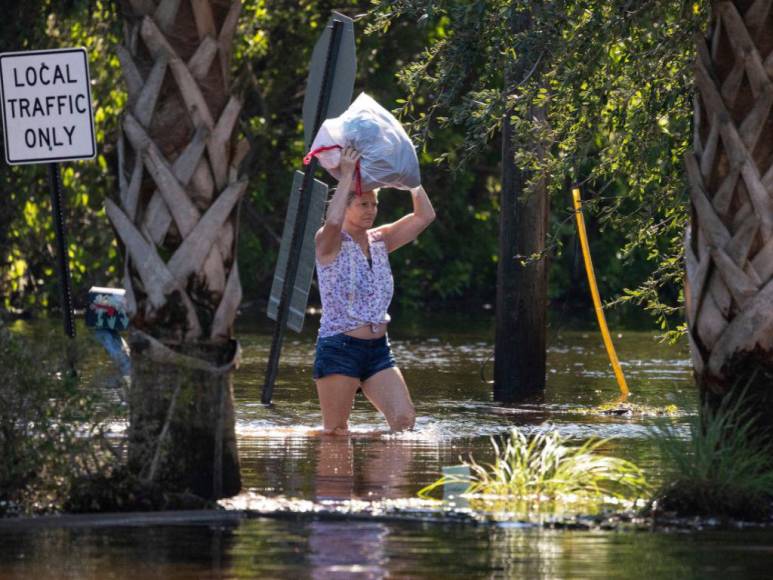 El huracán Ian deja miedo, inundaciones y árboles caídos en el suroeste de Florida