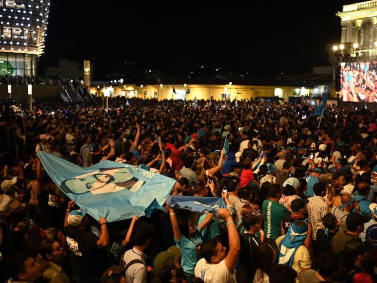 Población celebró masivamente el triunfo de Nayib Bukele en El Salvador
