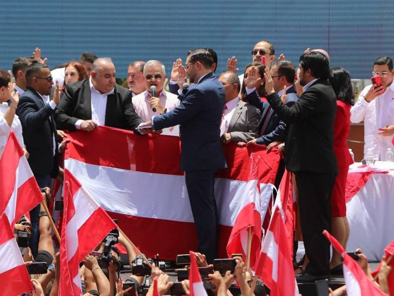 Los mejores momentos de la juramentación de Jorge Cálix y diputados en el Partido Liberal