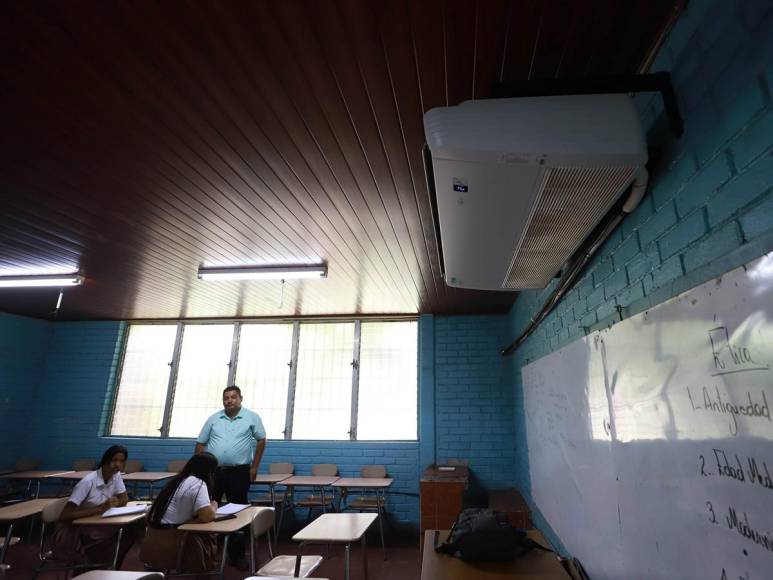 Matrícula Gratis impulsa leves mejoras, mientras carencias persisten en escuelas rurales