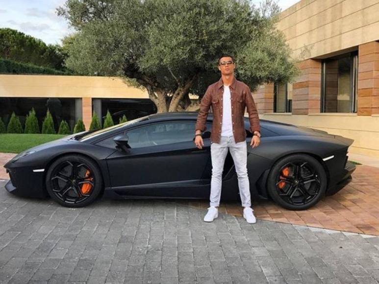 Así es la impresionante y lujosa colección de autos de Cristiano Ronaldo