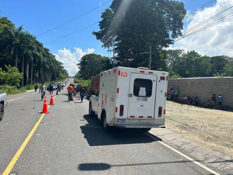 Las imágenes del fuerte choque entre bus y taxi en Cortés que segó una vida; hay un herido en el hospital