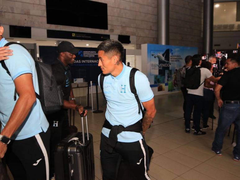 Del avión directo al estadio: Honduras prepara el duelo ante Granada en el “Chelato” Uclés