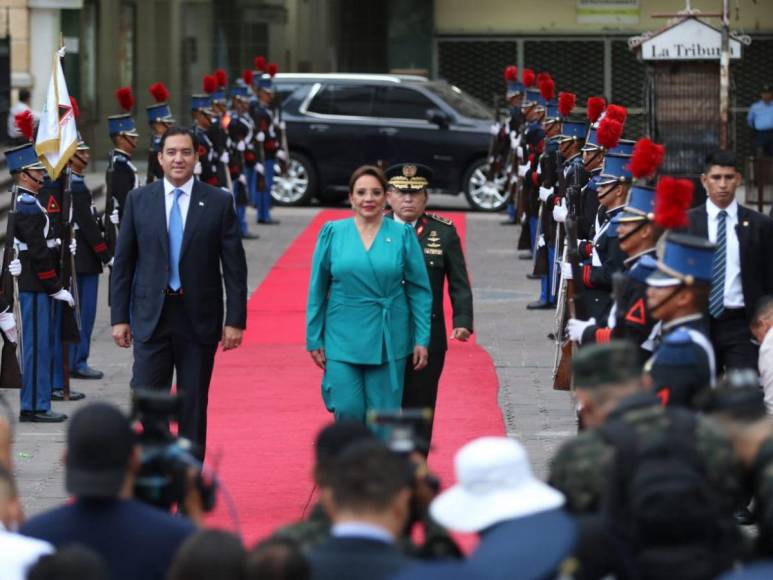 De turquesa, así luce la presidenta Xiomara Castro en las fiestas patrias 2024