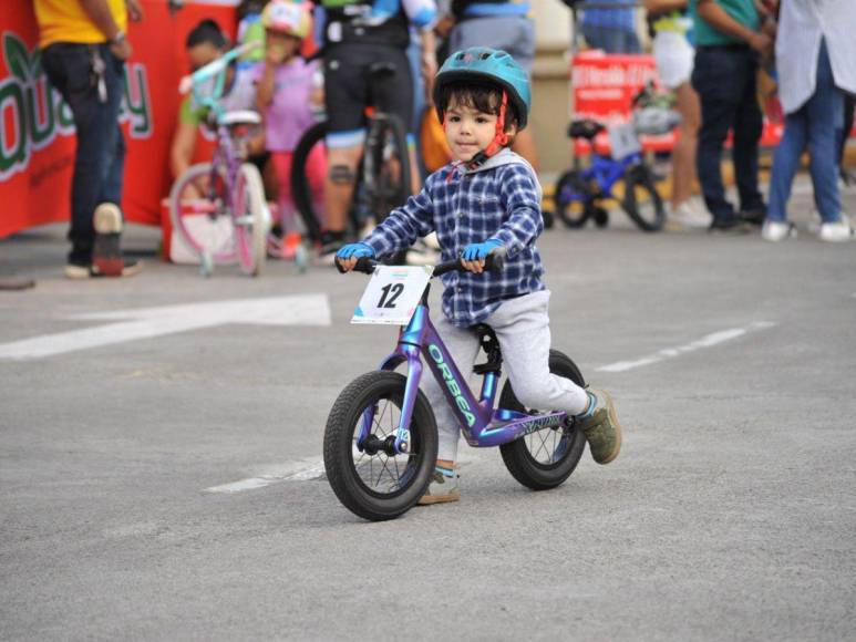 ¡Vamos, pedaleen!: Así arrancó la Vuelta Ciclística Infantil 2023