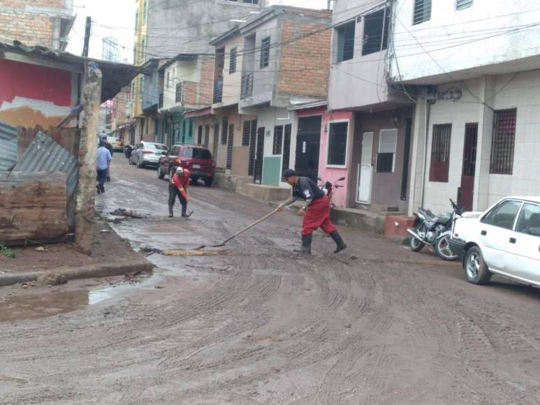 Lodo, desplome de muros y alcantarillas saturadas dejaron lluvias en el Distrito Central