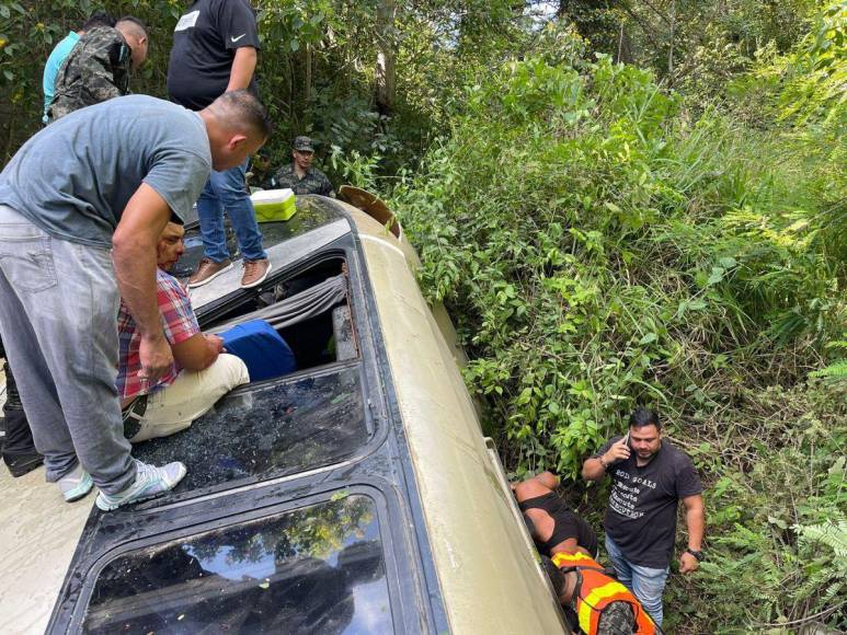 Las 25 imágenes impactantes del accidente en la carretera a Olancho