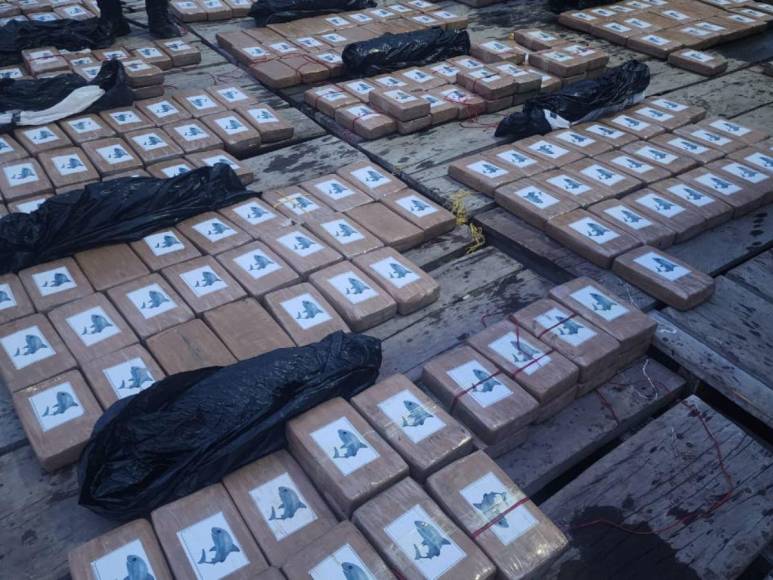 Trasladan a la capital más de 500 kilos de cocaína decomisada a colombianos