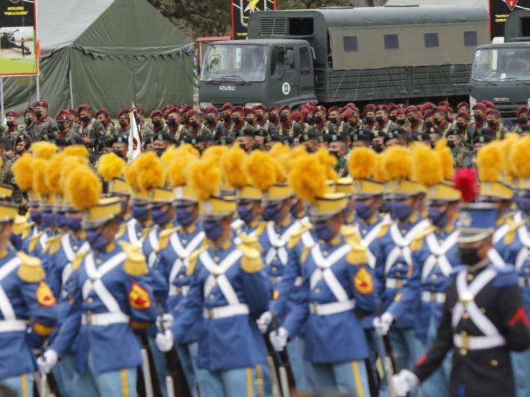 Con ascensos y condecoraciones: Así se llevo a cabo el aniversario del 197 aniversario del Ejército en Honduras