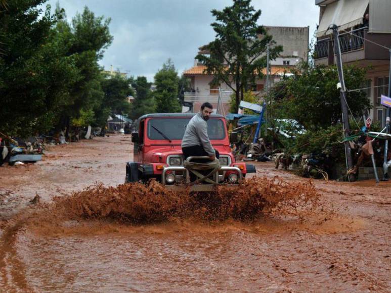 Devastación en fotos: Grecia sufre estragos tras lluvias extremas