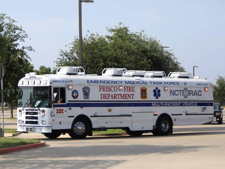 “Escuchamos estallidos... estaba cubierto de sangre”: Detalles del mortal tiroteo en Texas