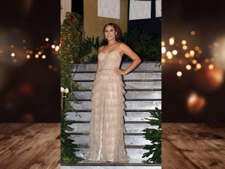 Emociones y elegancia en la prom night de la Academia Los Pinares