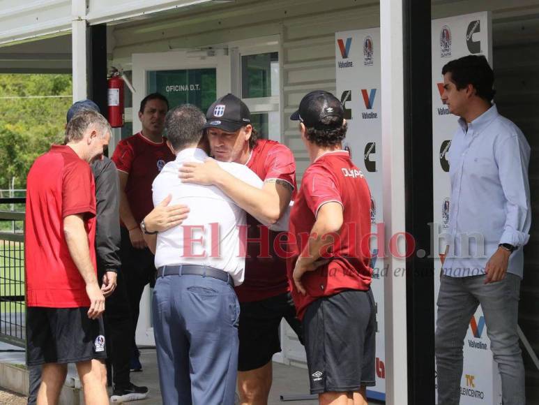 ¡Volvió el tetracampeón! Así fue la presentación de Pedro Troglio como nuevo DT de Olimpia