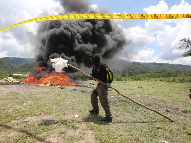 Así fue la destrucción de más de cuatro toneladas de cocaína