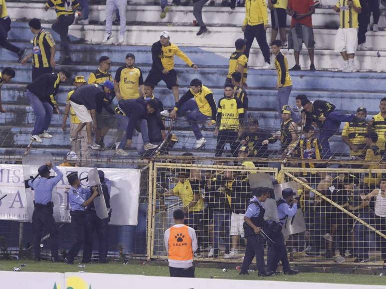 ¡Nada ha cambiado! Relajo de barra de Real España tras clásico