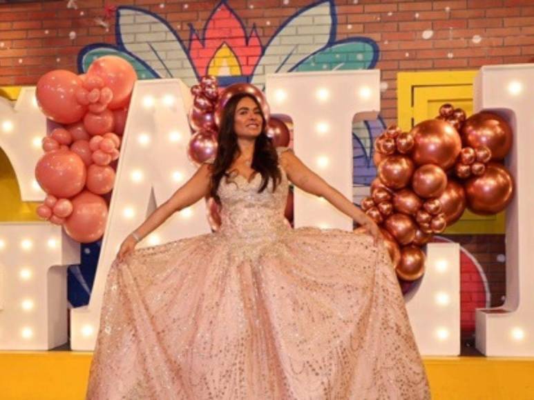 ¡Galilea Montijo de quinceañera otra vez! Conductora celebra sus 51 años