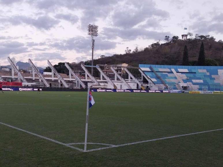 Así se vive el ambiente del Olimpia vs Lobos UPN en el Chelato Uclés