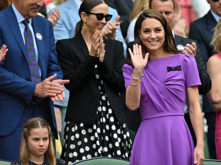 Sonriente y elegante: Kate Middleton aparece en final masculina de Wimbledon