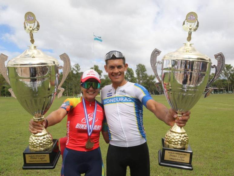 Así disfrutaron la premiación los campeones de la Vuelta Ciclística 2023