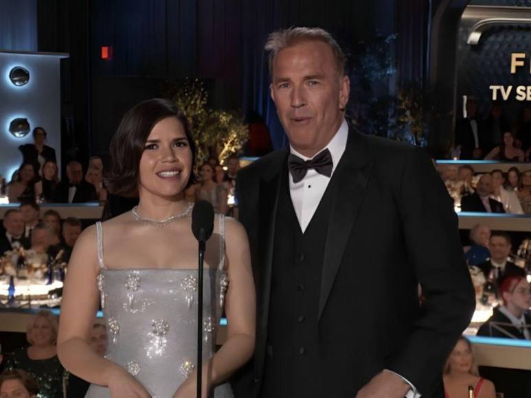 America Ferrera deslumbra en la gala de los Globos de Oro 2024