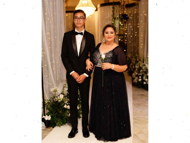 DelCampo School: Prom Night 2023, un desfile de estilos románticos y glamour sobrio