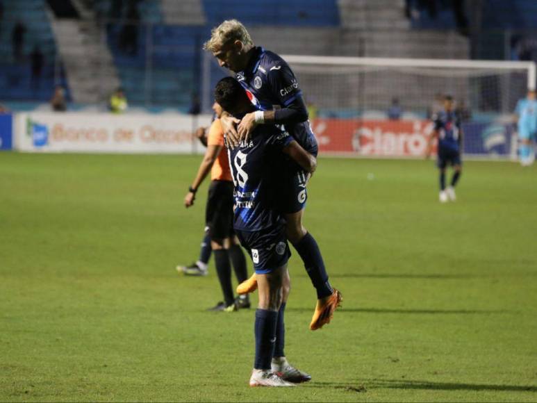 Fiesta azul en el “Chelato” Uclés: Así fue la goleada 4-1 de Motagua a Real España