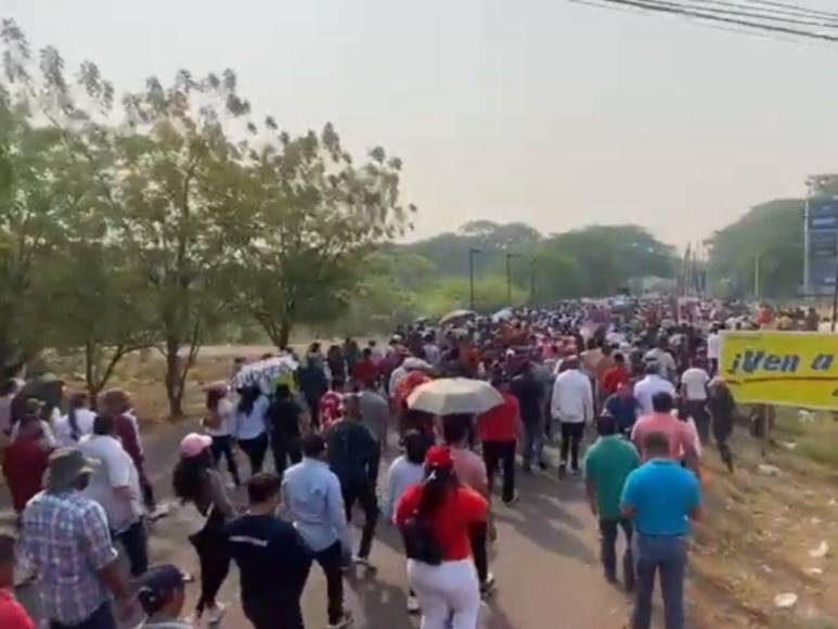 Obreros, profesionales y empleados en contra de la Ley de Reforma Tributaria: las imágenes que dejó la marcha en Choluteca