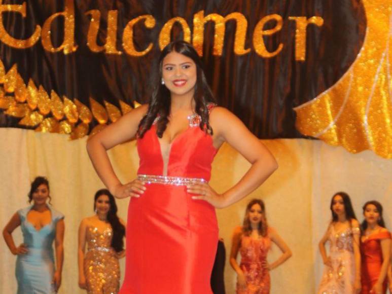 ¡Elegantes! Candidatas a la “Chica del Comercio 2023” derrochan belleza con vestidos de gala