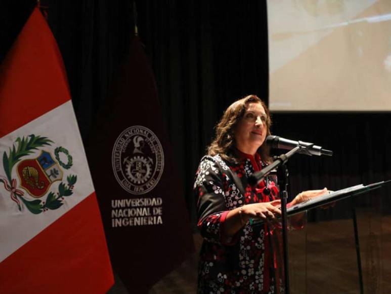 ¿Quién es Dina Boluarte, la nueva presidenta de Perú tras destitución de Pedro Castillo?