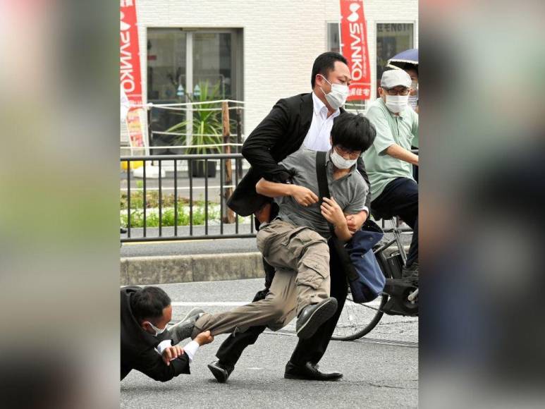 Fotos: lágrimas y luto en Japón tras el asesinato del primer ministro Shinzo Abe