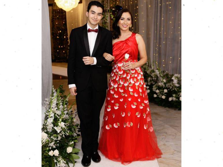 DelCampo School: Prom Night 2023, un desfile de estilos románticos y glamour sobrio