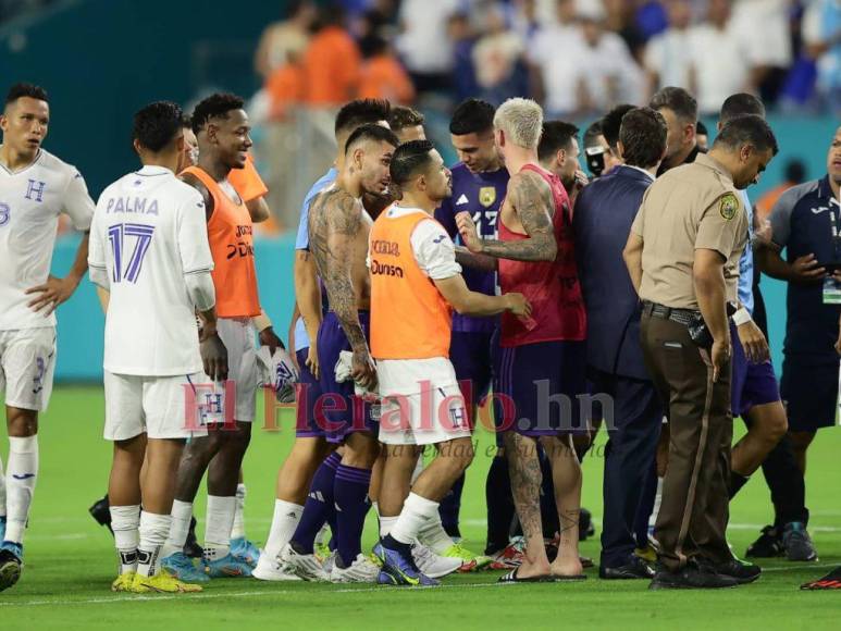 ¿Quién se llevó la camiseta de Messi? Lo que no se vio de la goleada de Argentina sobre Honduras