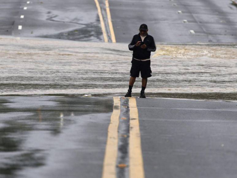 Huracán Ernesto azota Puerto Rico: Crisis eléctrica y refugios llenos