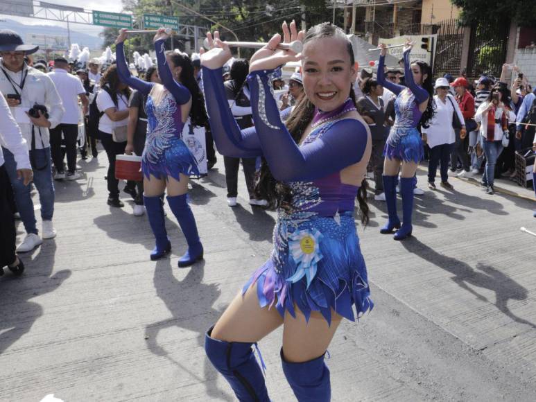 Las palillonas con las más bellas sonrisas durante los desfiles patrios