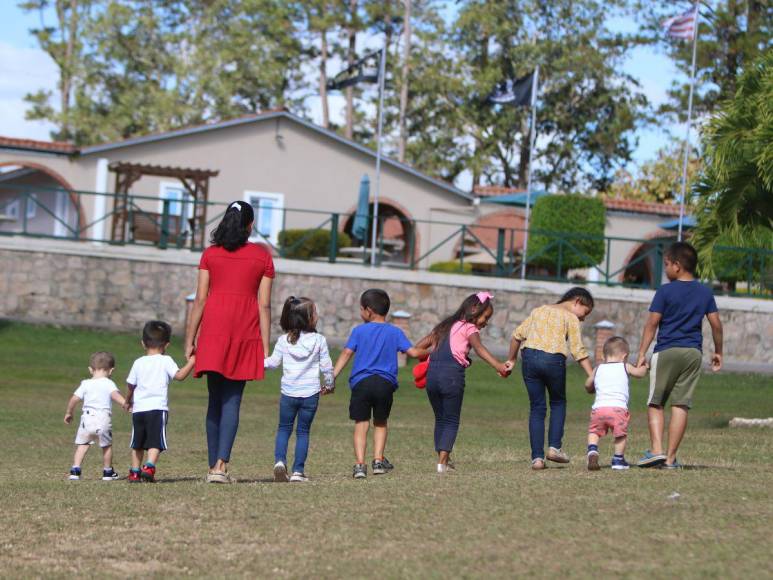 Rechazados, pero con esperanza de luchar por una vida digna: la cruda realidad de los niños abandonados en Honduras