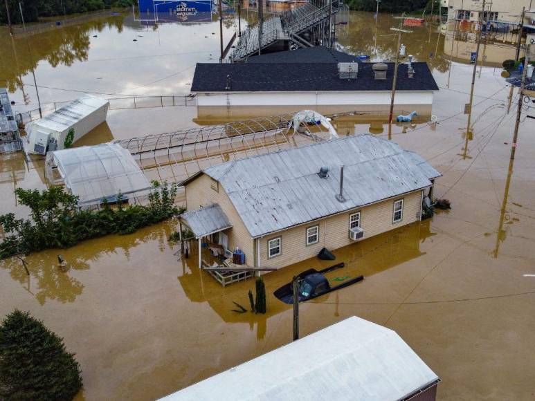 Las impactantes imágenes de las inundaciones en Kentucky, Estados Unidos