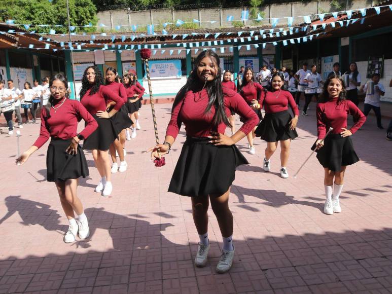 Con acrobacias y coreografía, banda del San Juan Bosco prepara espectáculo en desfiles