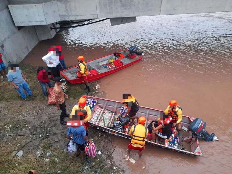 Vías destrozadas y casas derrumbadas: pobre infraestructura de Honduras golpeada por lluvias