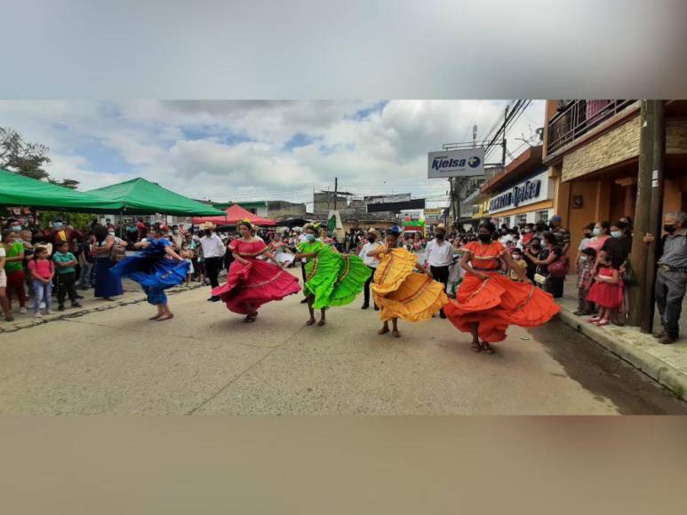 Baile, color y alegría: así se vivió el inicio de la Feria Juniana 2022 en El Paraíso