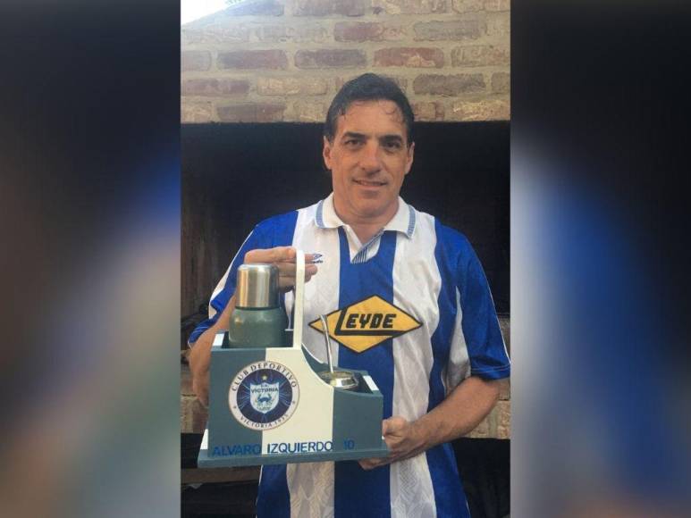 Exgoleador de Olimpia y Motagua, comentarista de deportes y entrenador: Así es la vida del uruguayo Álvaro Izquierdo