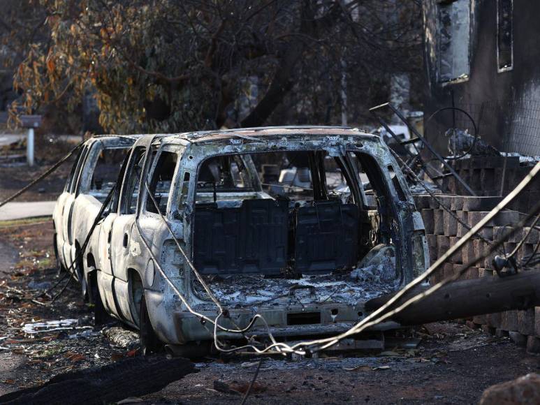 El misterio detrás la casa de techo rojo que sobrevivió a los incendios en Hawái