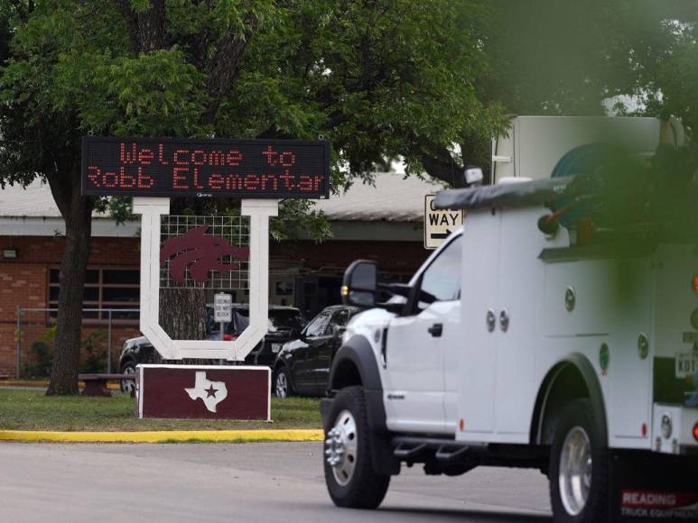 Terror, zozobra y dolor, lo que se sabe de la masacre que dejó 15 muertos en una escuela de Texas