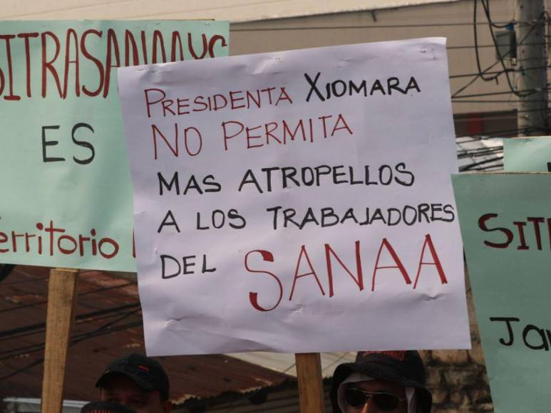 ¿Qué dicen las pancartas de los empleados en marcha del Día de los Trabajadores?