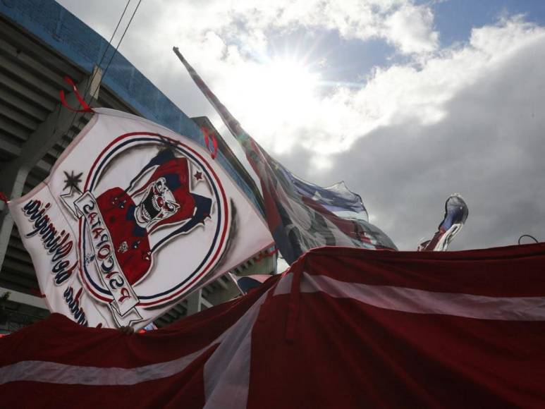 De rojo, blanco y azul se viste el Chelato Uclés para el duelo Olimpia vs Génesis