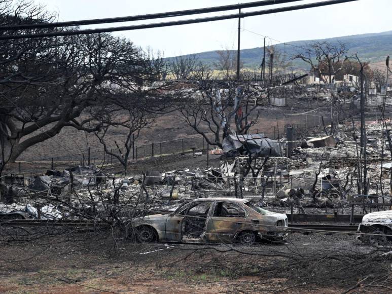 El misterio detrás la casa de techo rojo que sobrevivió a los incendios en Hawái