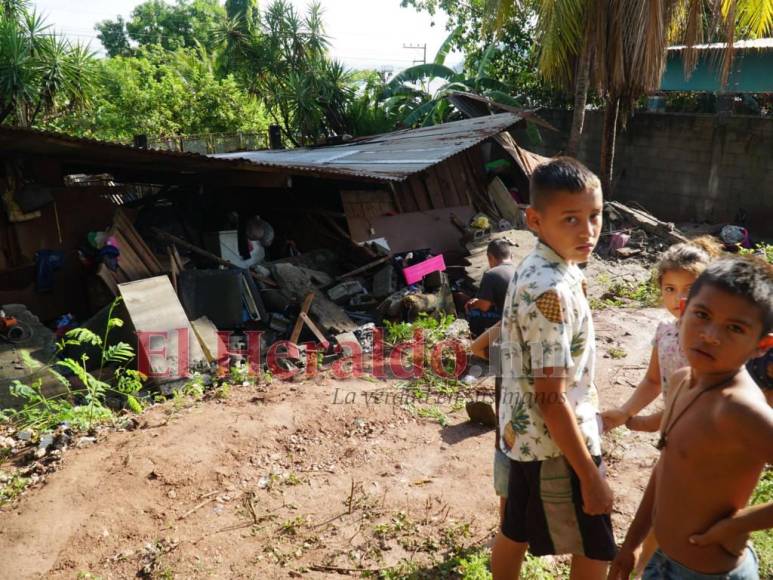 Angustia, dolor y lágrimas tras colapso de muro donde murieron hermanitos (Fotos)